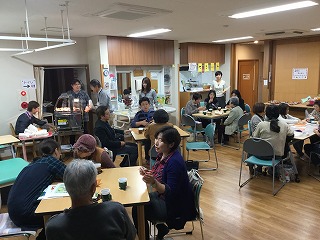 カフェ全体.jpg