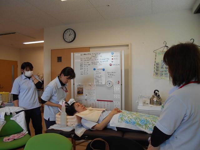 s-R2 2 12 洗髪研修1.jpg